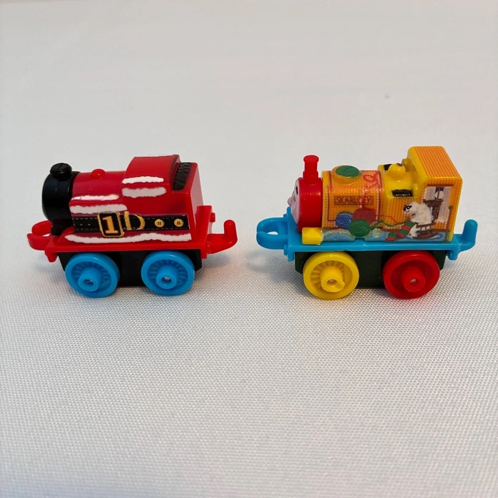 Fisher-Price Thomas & Friends Holiday Minis Toy Train 10 Pack Miniature Trains